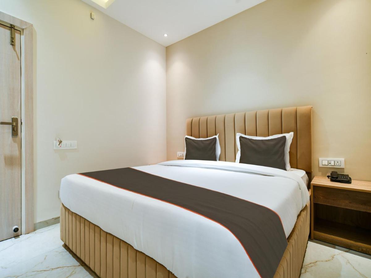 Collection O Hotel Mint Indore Ngoại thất bức ảnh