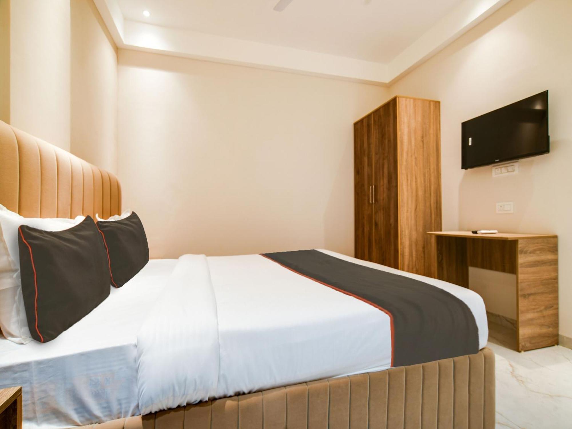 Collection O Hotel Mint Indore Ngoại thất bức ảnh