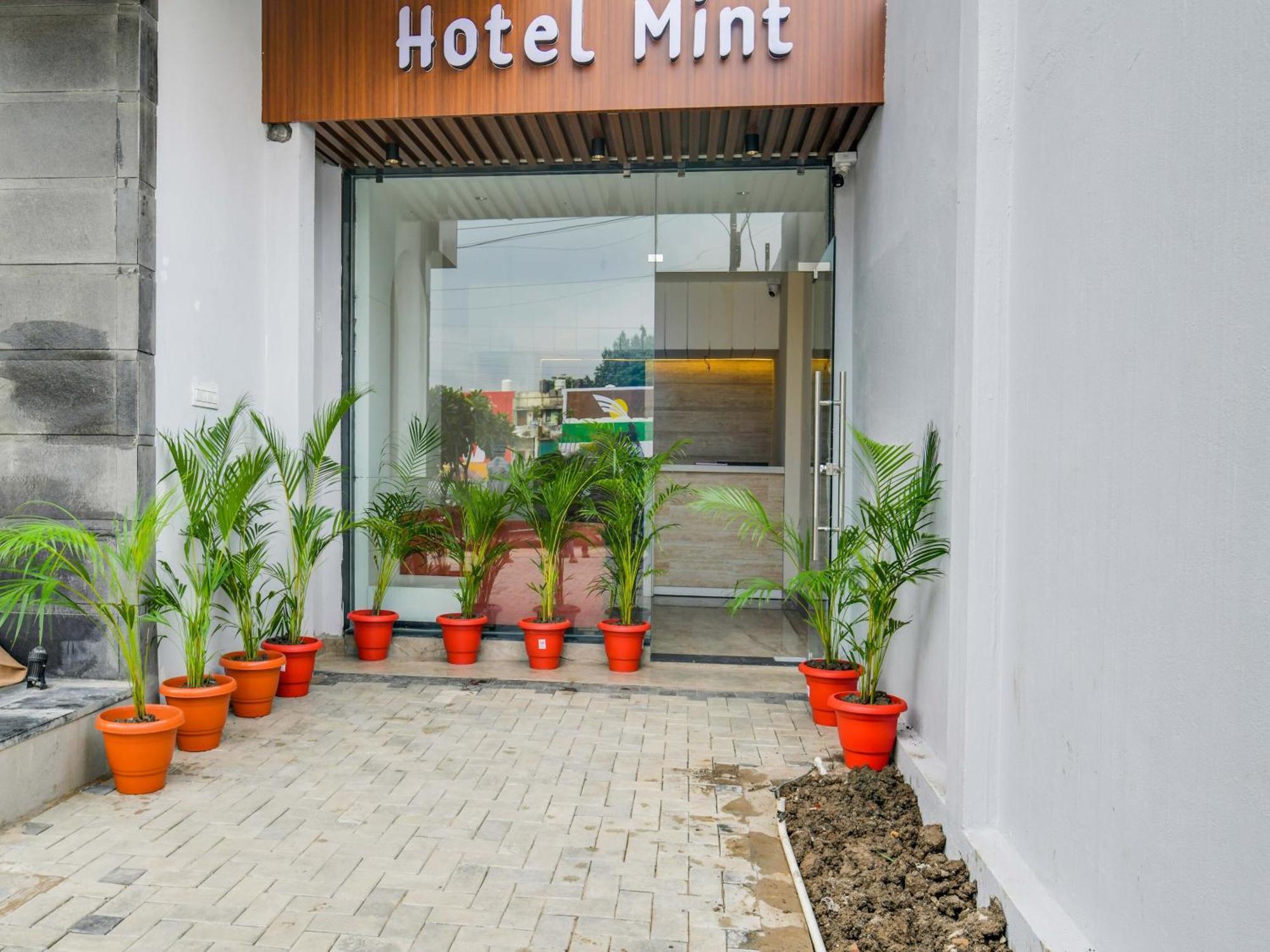 Collection O Hotel Mint Indore Ngoại thất bức ảnh